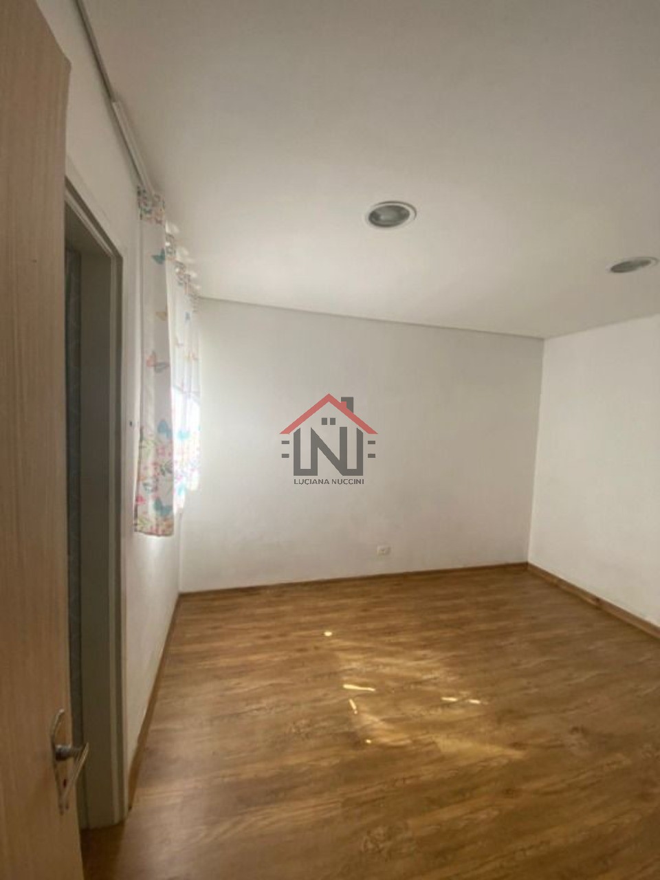 Imperdível: Casa à venda em São Paulo-SP, Vila Mariana. 3 quartos, 4 banheiros, 5 vagas de garagem e 360m² de área!
