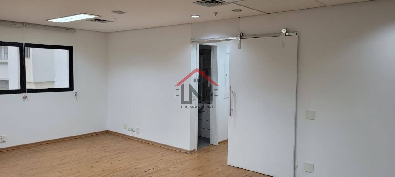 Conjunto Comercial de Alto Padrão no Jardim Paulista, São Paulo-SP: 1 Sala, 3 Banheiros, 2 Vagas, 137m². Venha Conferir!
