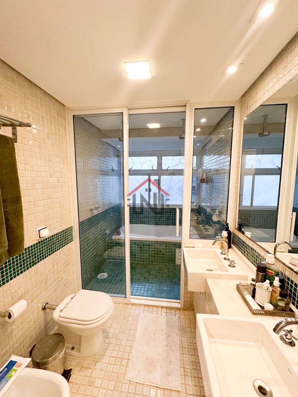 Imperdível apartamento à venda em São Paulo-SP, Itaim Bibi: 3 quartos, 2 suítes, 2 salas, 4 banheiros, 2 vagas, 130m².