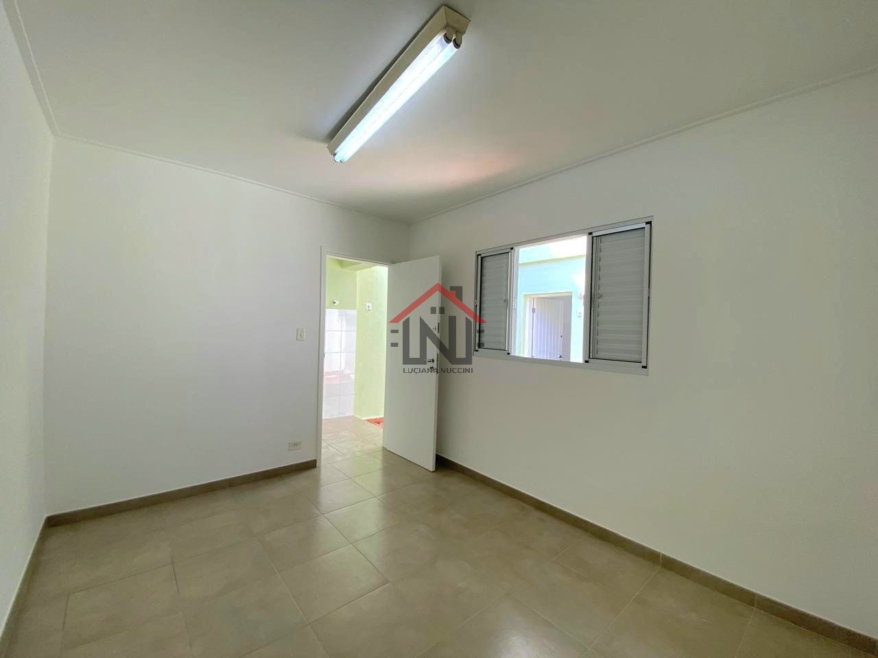 Casa para locação no Planalto Paulista, São Paulo-SP: 2 quartos, 1 sala, 2 banheiros, 1 vaga de garagem.