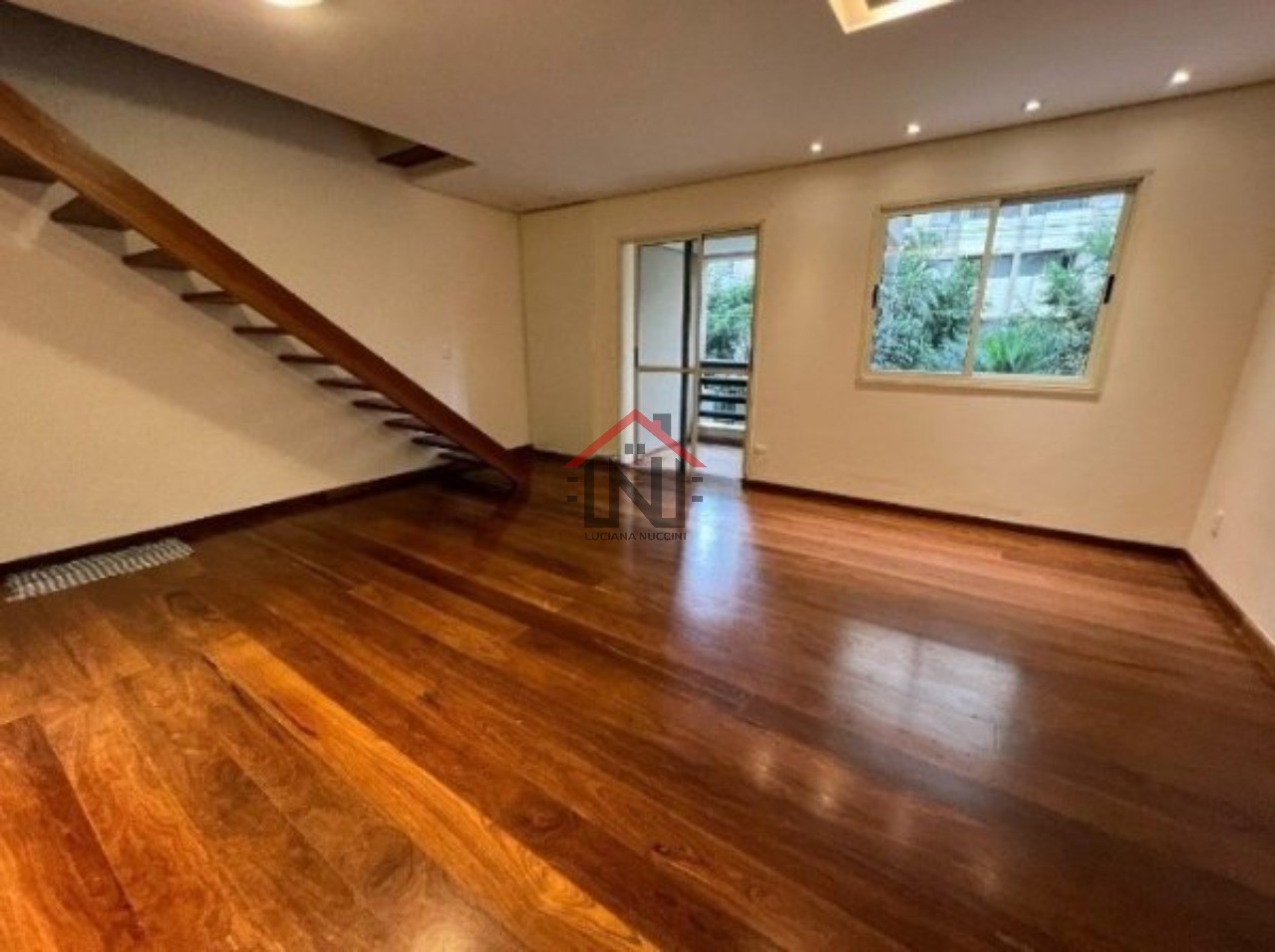Apartamento de 1 quarto para locação em Moema, São Paulo-SP: 1 banheiro, 1 vaga de garagem, 65,00m² de área