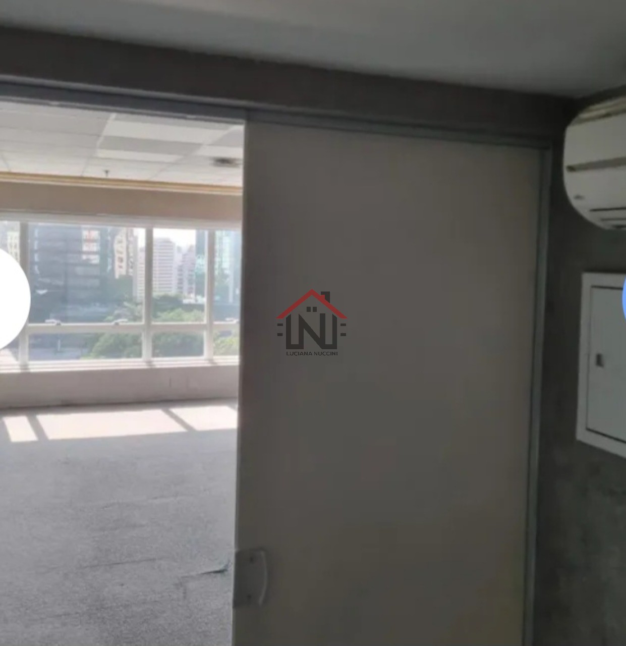 Excelente Conjunto Comercial para Locação na Bela Vista, São Paulo - 110m², 1 Sala, 3 Banheiros e 2 Vagas de Garagem!