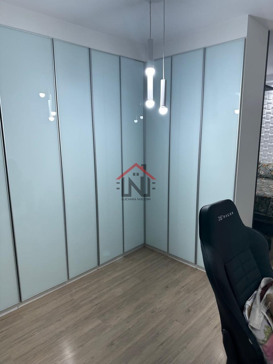 Imperdível! Casa à venda em São Paulo - Vila Moinho Velho com 3 quartos, 1 sala, 3 banheiros e garagem. Venha conhecer!