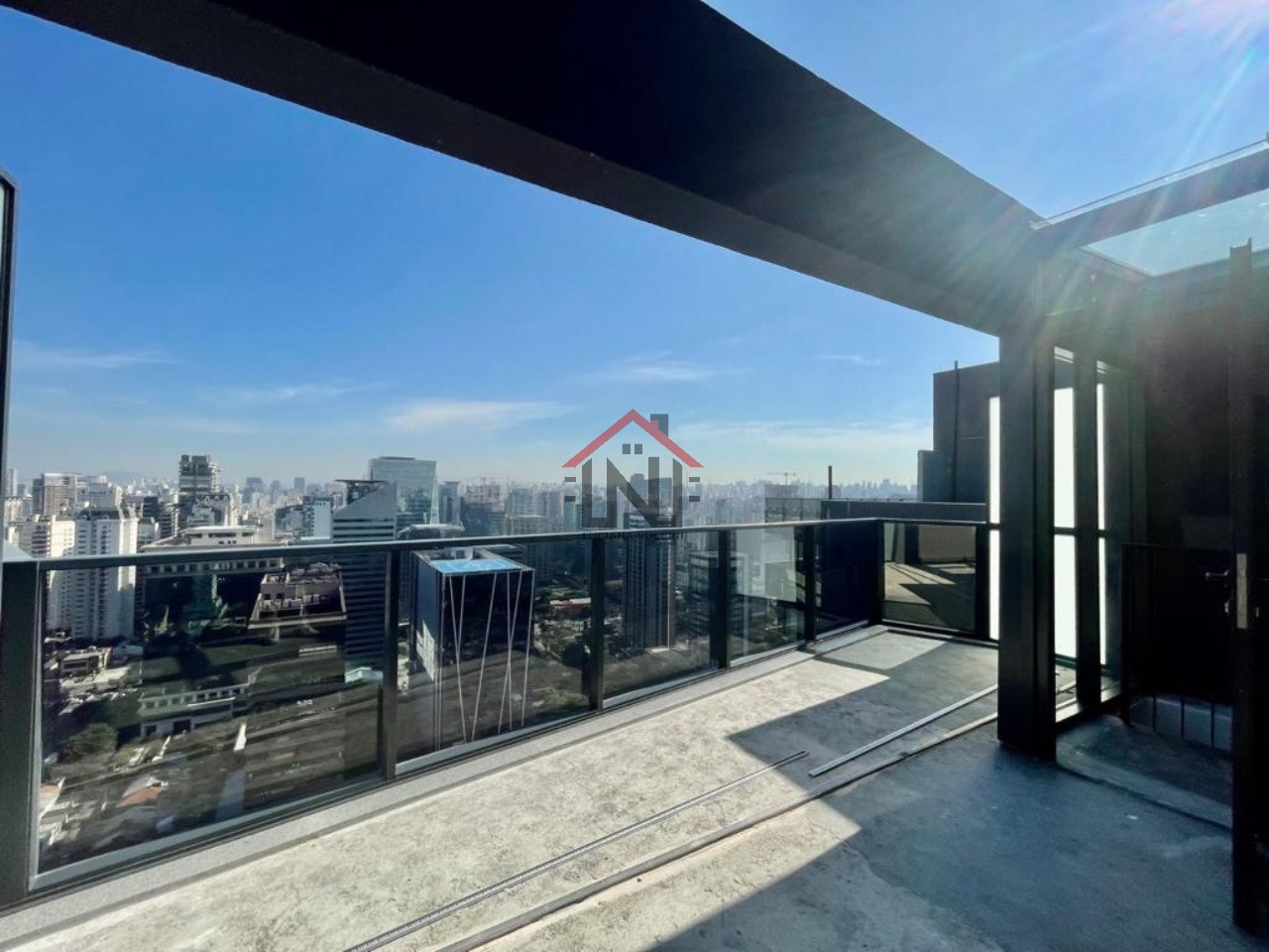 Apartamento à venda na Vila Olímpia, São Paulo-SP: 1 quarto, 1 suíte, 1 sala, 2 banheiros, 1 vaga, 74m²!