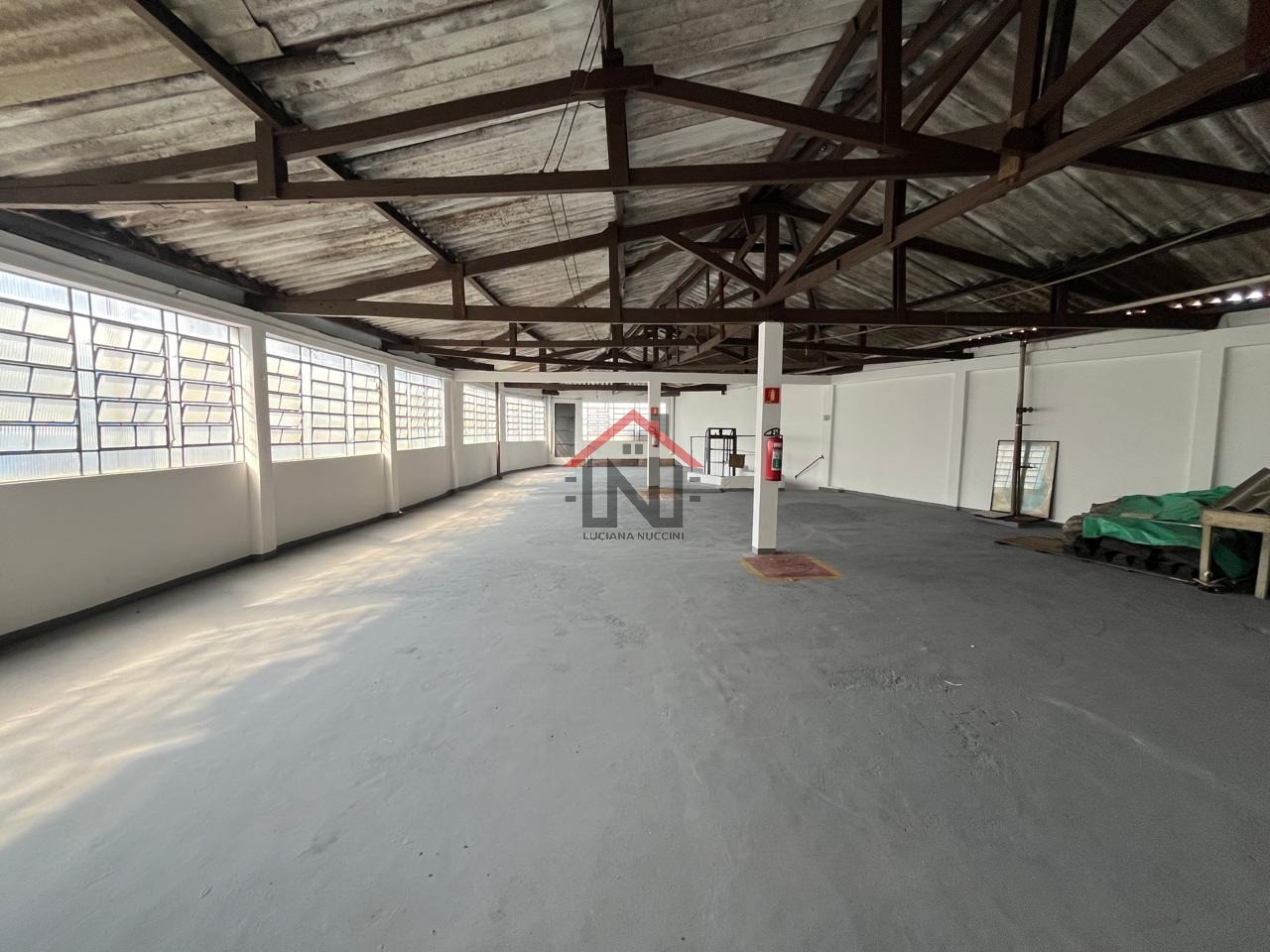 Galpão Comercial de Alto Padrão para Locação na Vila Prudente, São Paulo-SP: 4 Salas, 4 Banheiros, 689,00 m² de Área.