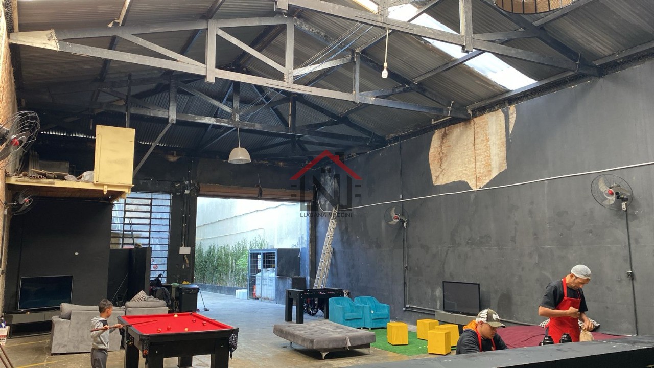 Galpão Comercial de 250m² para locação no Brooklin Paulista, São Paulo-SP: A oportunidade que você estava procurando!
