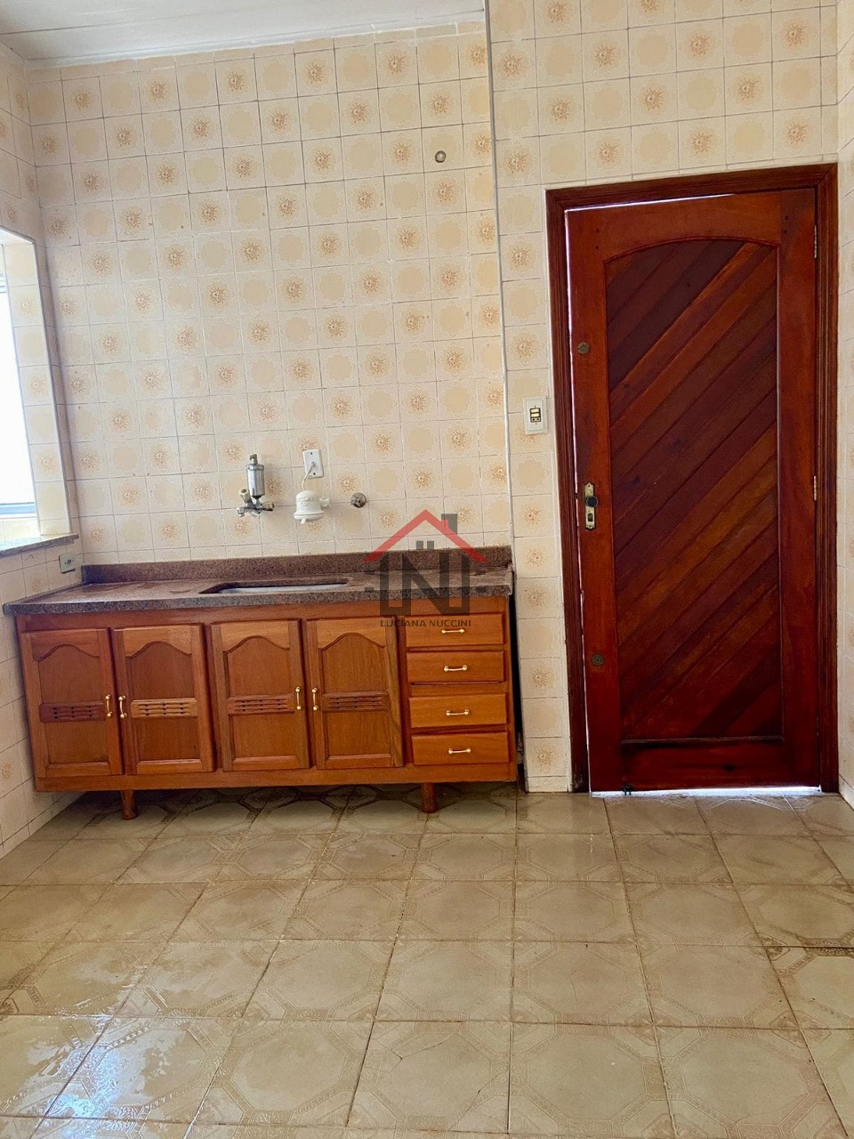 Imperdível! Casa à venda em São Paulo-SP, no Ipiranga. 4 quartos, 2 suítes, 1 sala, 3 banheiros, 2 vagas de garagem. 650m².