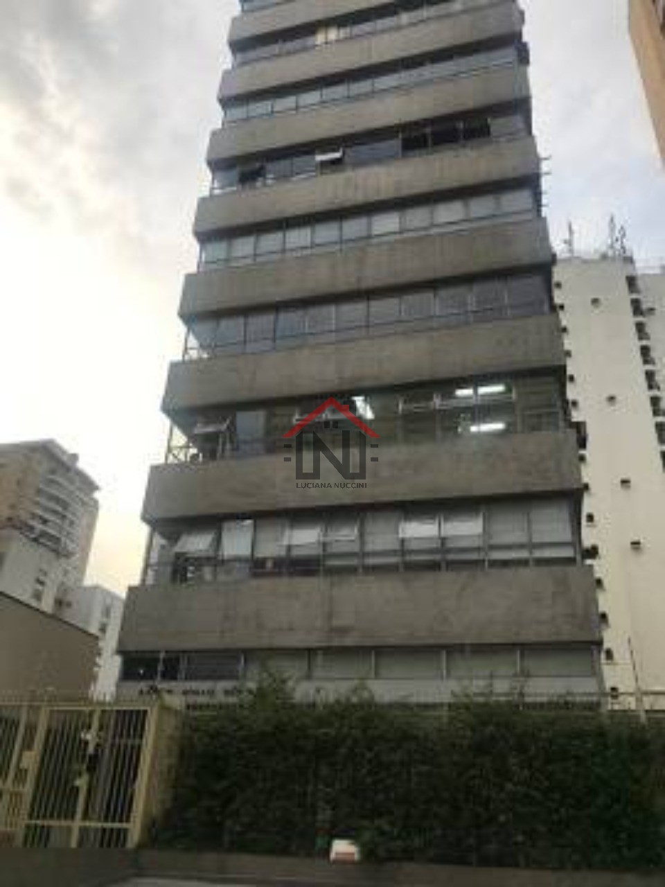 Conjunto Comercial de Luxo na Melhor Localização de São Paulo: 1 Sala, 2 Banheiros, 2 Vagas, 91m² no Paraíso!