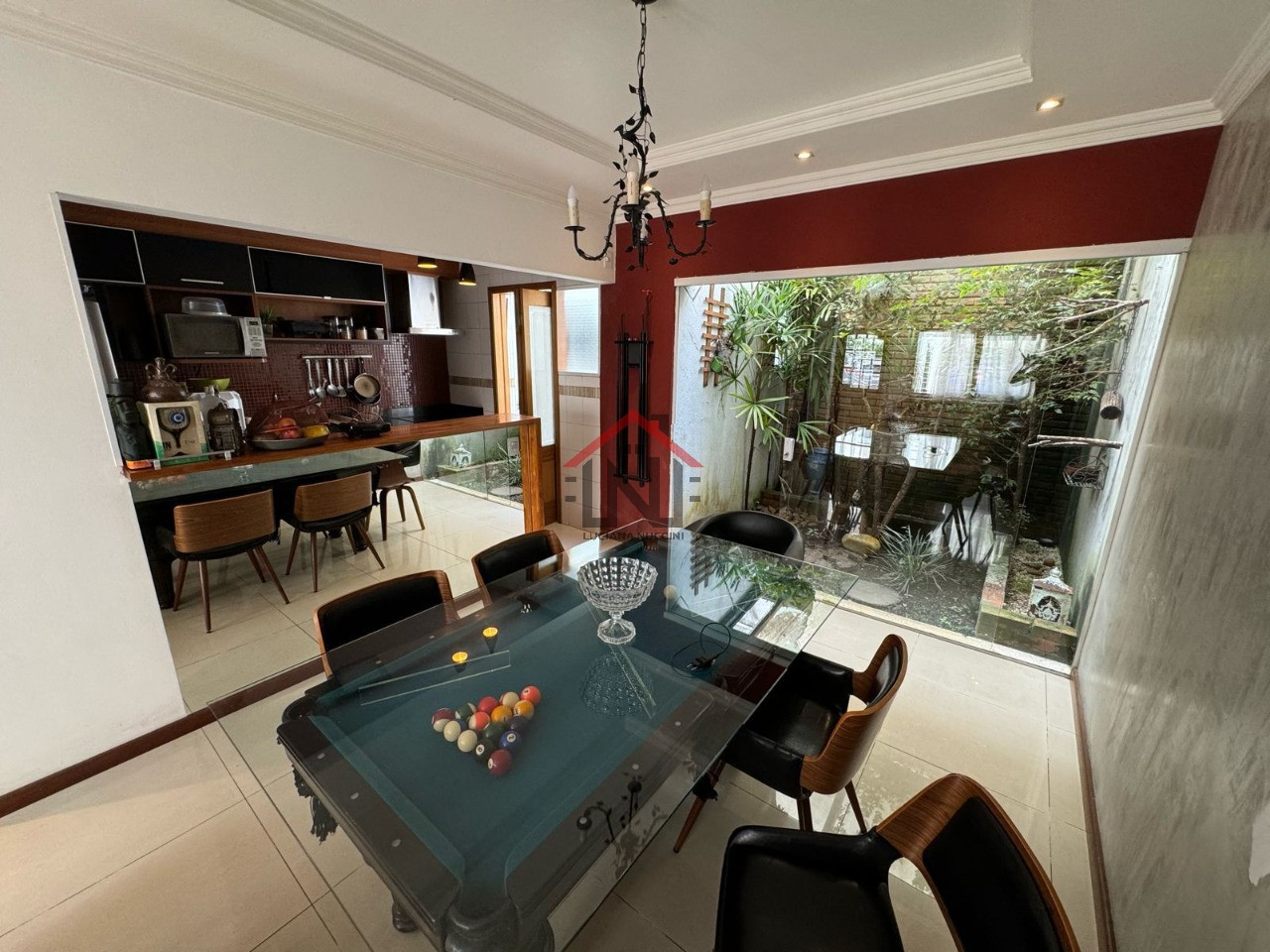 Imperdível Casa à Venda em Santo Amaro - São Paulo-SP: 4 Quartos, 2 Suítes, 1 Sala, 4 Banheiros, 2 Vagas de Garagem. Confira!