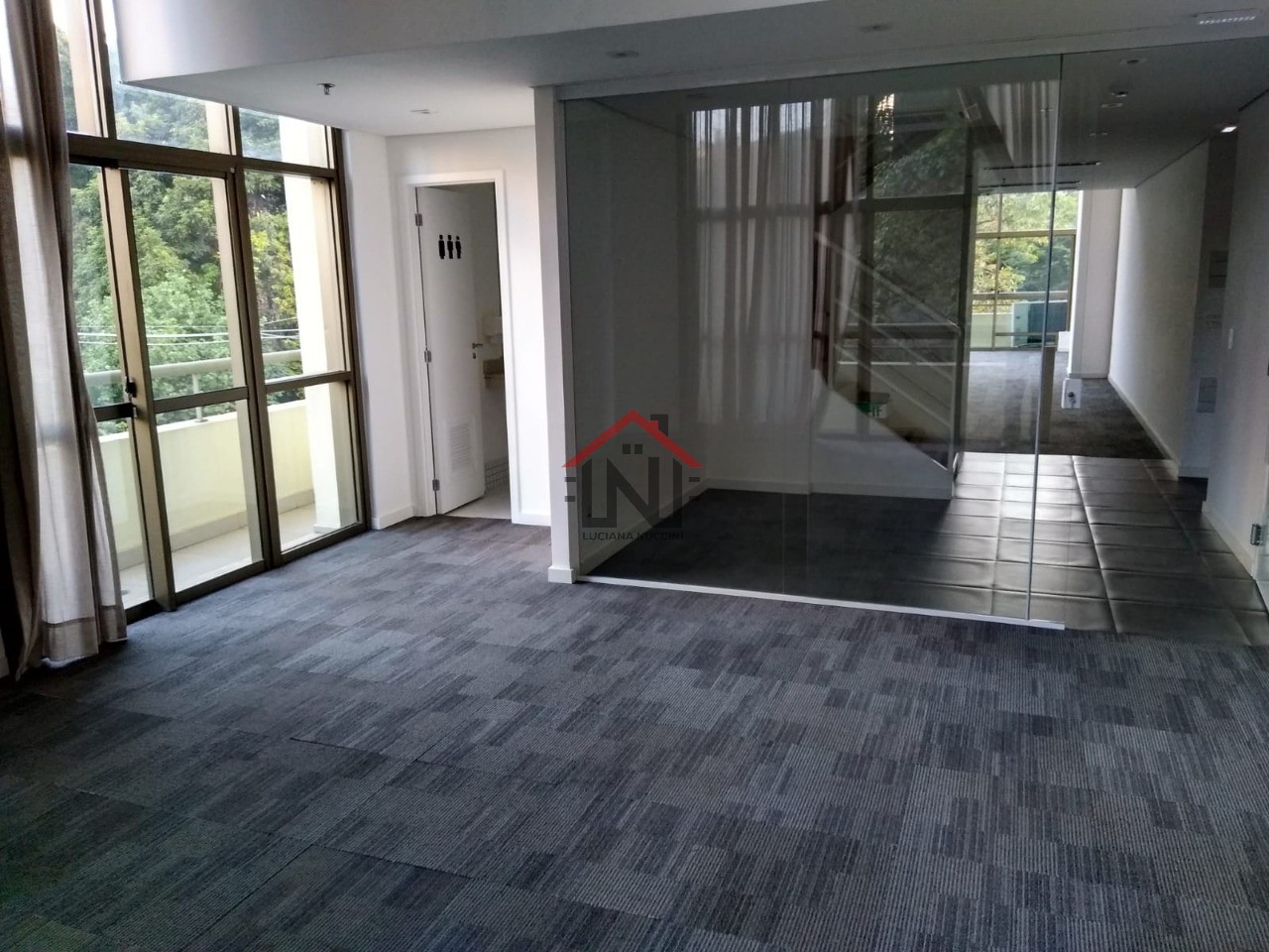 Conjunto Comercial de Alto Padrão na Cidade Monções, São Paulo - 1 Sala, 2 Banheiros, 195,26 m² de Área