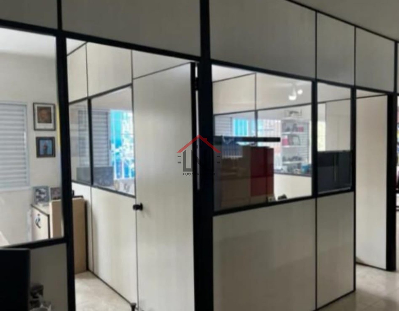 Oportunidade única: galpão comercial à venda em São Paulo-SP, com 6 salas, 5 banheiros, 1 vaga de garagem e 490m² de área.