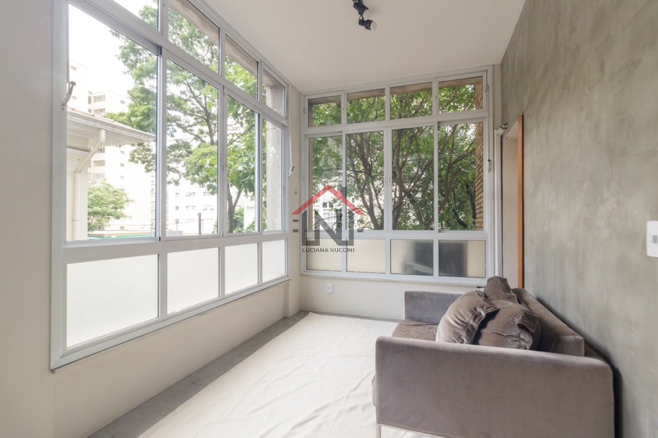 Imóvel de Alto Padrão em Higienópolis: Apartamento com 2 Quartos, 1 Suíte e 120m² - Venda ou Locação em São Paulo-SP