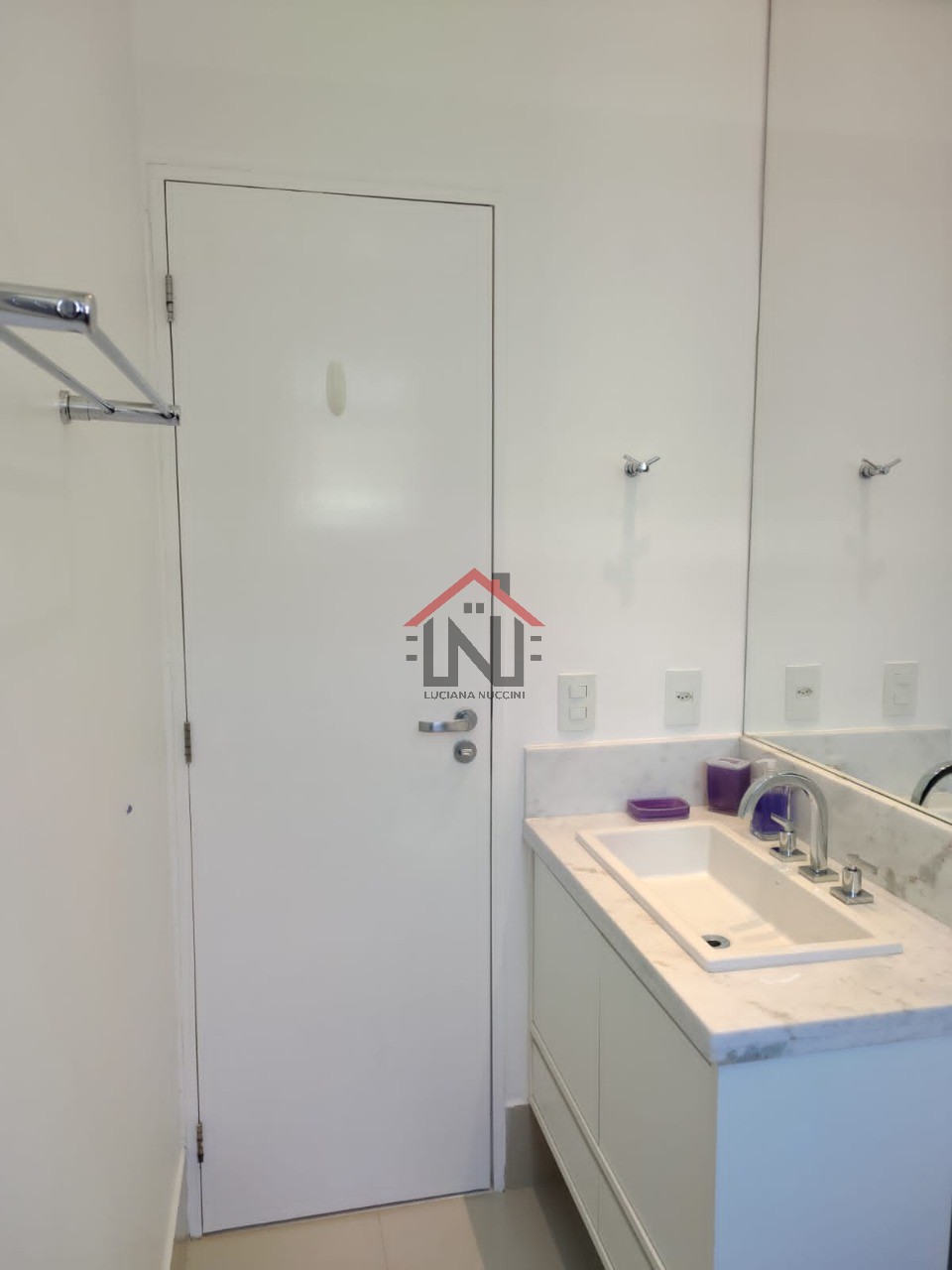 Imperdível! Casa em condomínio para locação na Praia de Boraceia, São Sebastião-SP: 4 quartos, 4 suítes, 1 sala, 6 banheiros, 3 vagas de garagem, 192m²