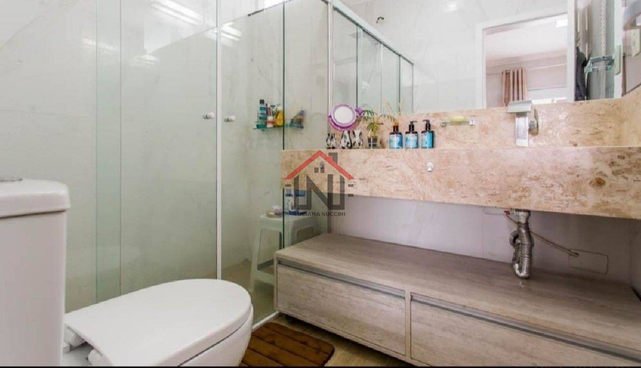 Sobrado Residencial à Venda no Ipiranga, São Paulo: 2 Suítes, 3 Salas, 2 Vagas - Imperdível Oportunidade!