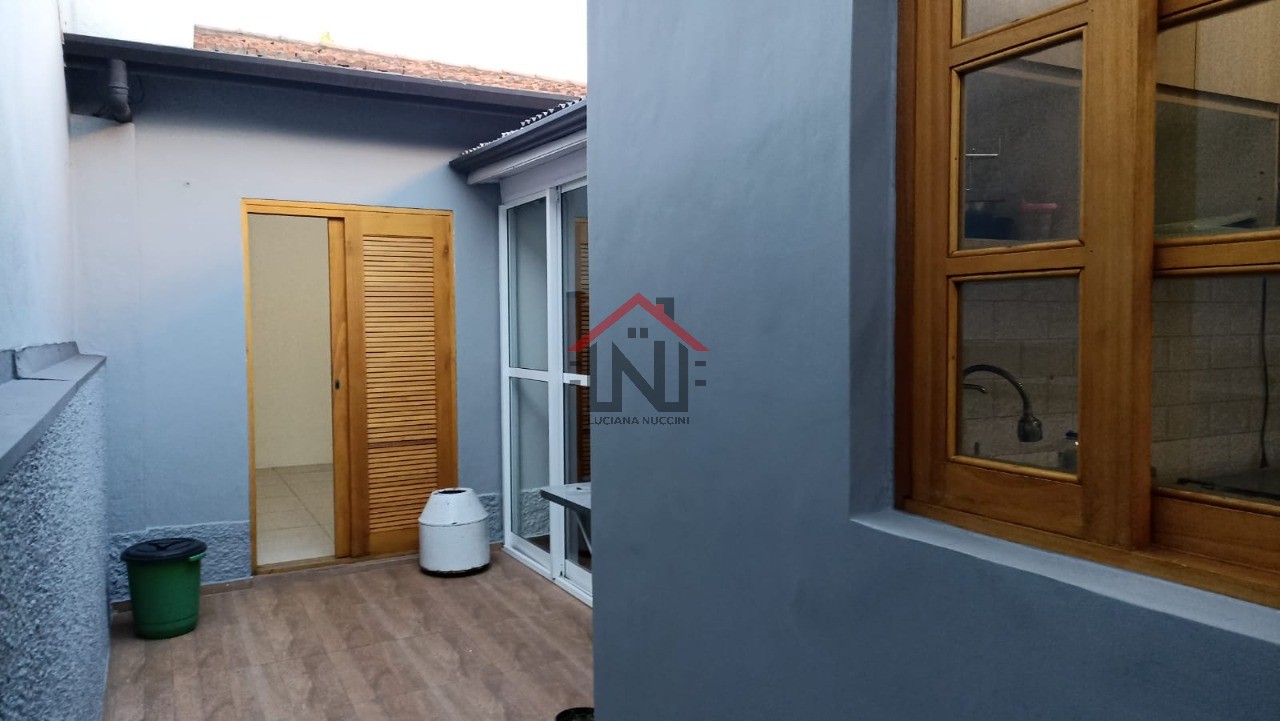 Excelente oportunidade: Casa à venda ou locação em São Paulo-SP, Indianópolis, com 3 quartos, 1 suíte, 2 salas, 2 banheiros, 1 vaga de garagem e 120m².