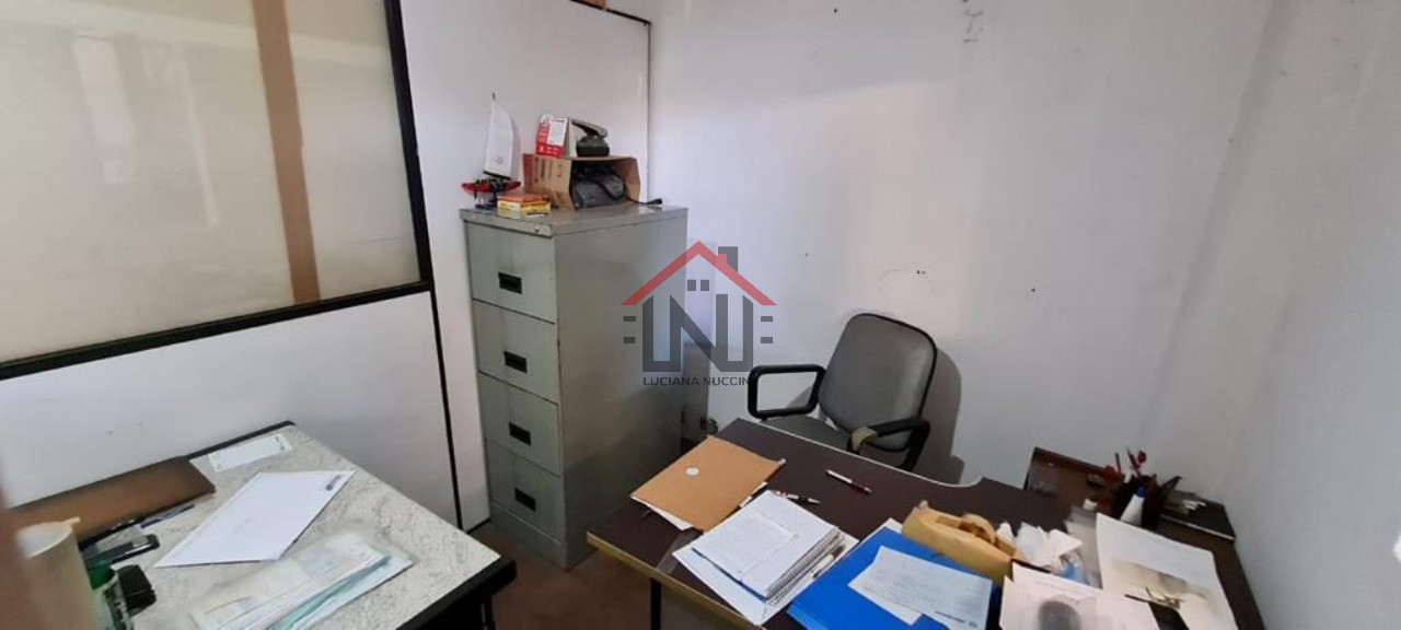 Galpão Industrial na Vila Moraes, São Paulo-SP: Venda ou Locação - 1 Banheiro e 1.623,00 m² de Área