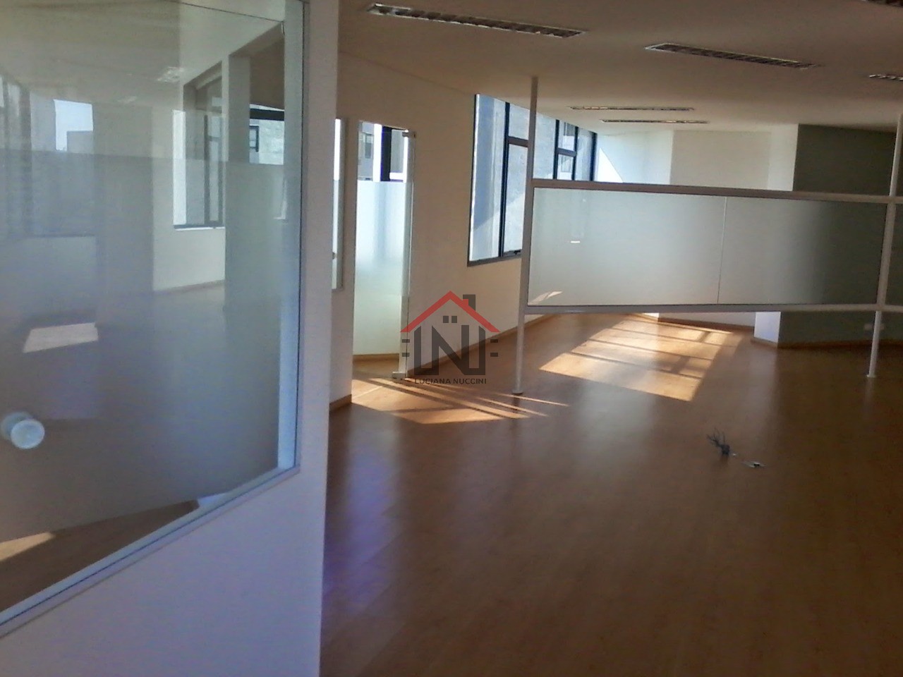 Conjunto Comercial de Alto Padrão para Locação em São Paulo-SP, Cidade Monções: 1 Sala, 1 Banheiro, 2 Vagas, 139,57 m²Área.