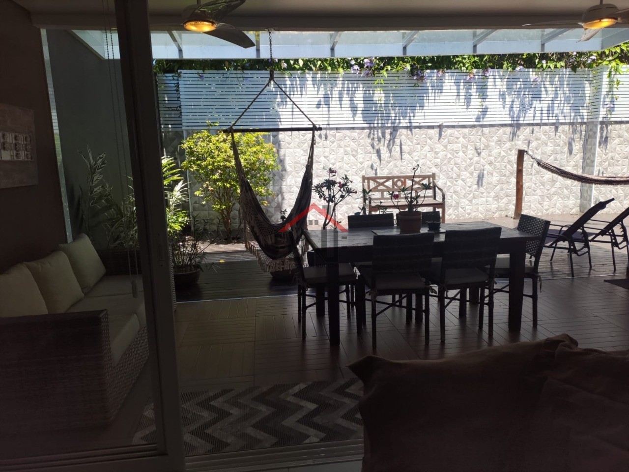 Imperdível! Casa em condomínio para locação na Praia de Boraceia, São Sebastião-SP: 4 quartos, 4 suítes, 1 sala, 6 banheiros, 3 vagas de garagem, 192m²