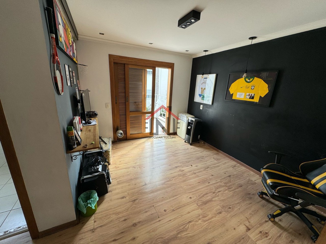 Imperdível Casa à Venda em Santo Amaro - São Paulo-SP: 4 Quartos, 2 Suítes, 1 Sala, 4 Banheiros, 2 Vagas de Garagem. Confira!