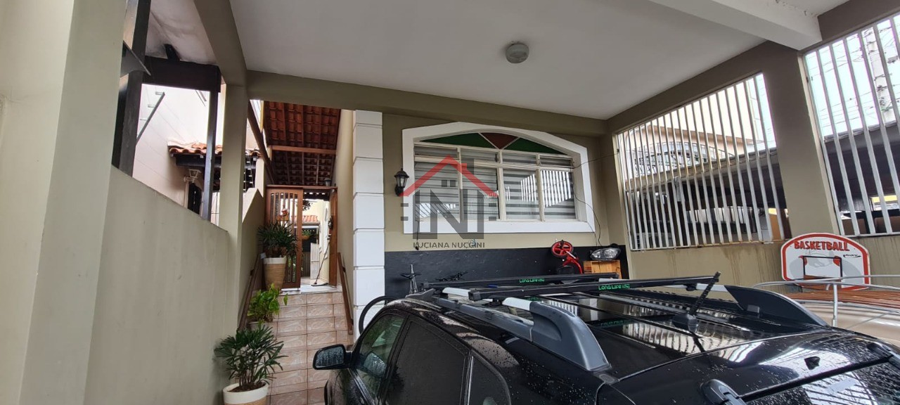 Imperdível: Casa à venda em São Paulo-SP, no Jardim Ipanema (zona Sul) com 4 quartos, 1 suíte, 2 salas e muito mais!