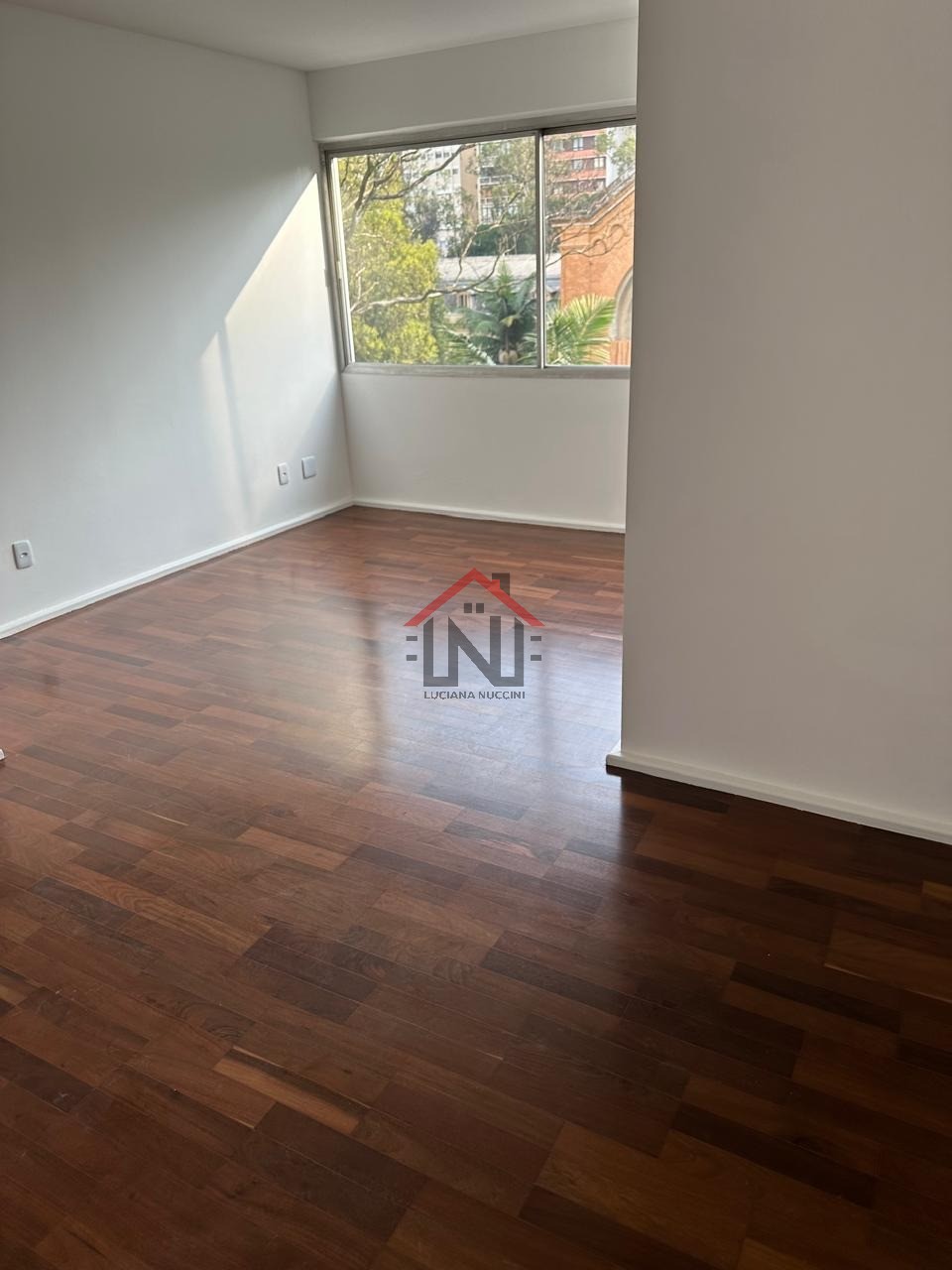 Apartamento de Luxo em Higienópolis, São Paulo-SP: 3 Quartos, 1 Suíte, 2 Banheiros, 2 Vagas de Garagem, 105m² de Área