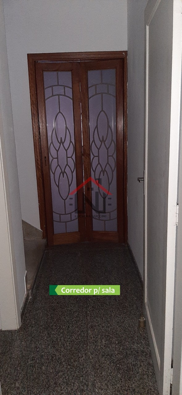 Confira esta incrível casa à venda na Vila Monumento, São Paulo-SP: 2 quartos, sala, 2 banheiros, 2 vagas de garagem, 200m².