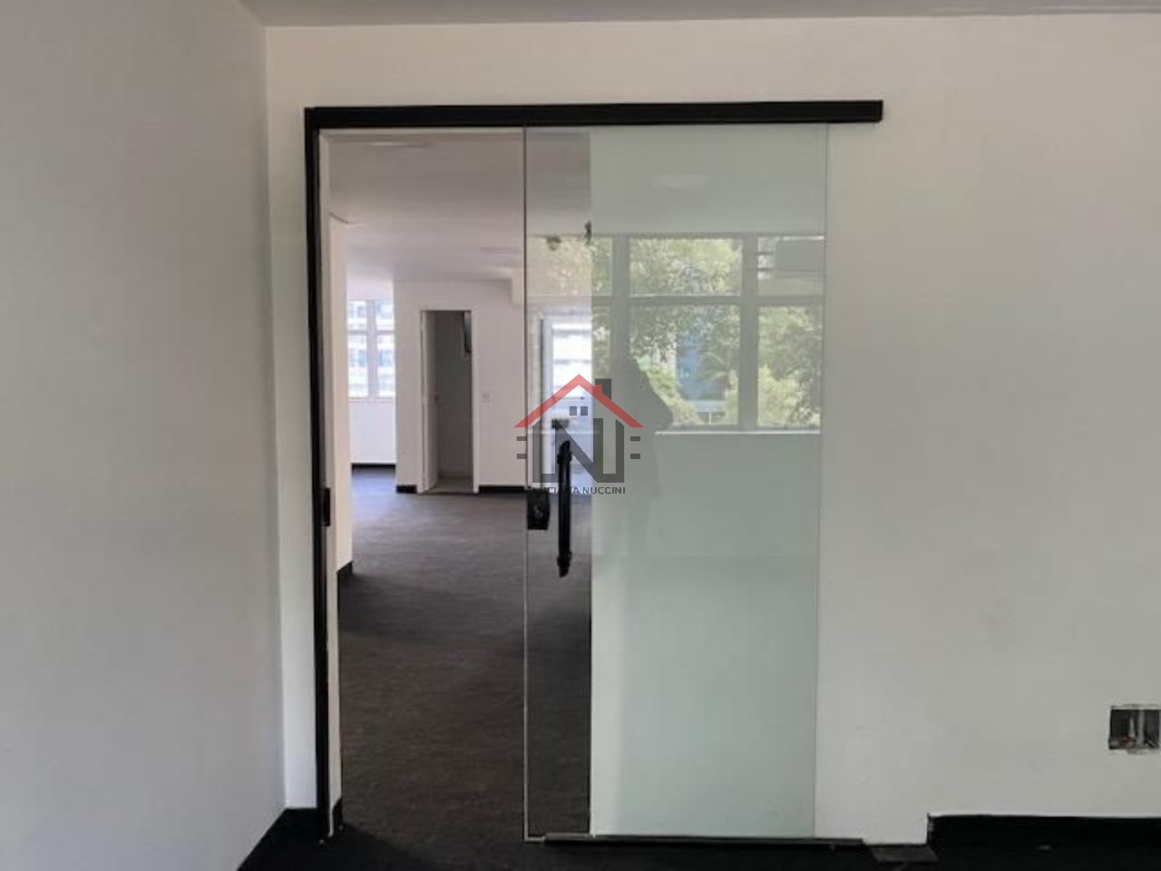 Conjunto Comercial de Alto Padrão para Locação em São Paulo-SP, Cerqueira César: 4 Salas, 2 Banheiros, 150m². Venha conferir!