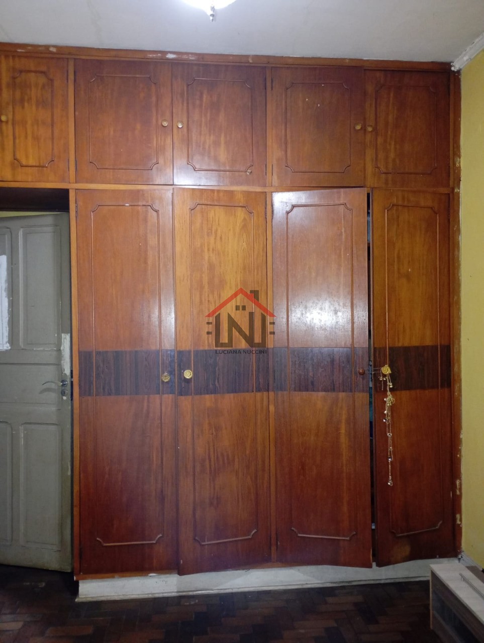 Imperdível Casa à Venda em São Paulo-SP, Bairro Ipiranga: 5 Quartos, 1 Sala, 3 Banheiros, 2 Vagas de Garagem!