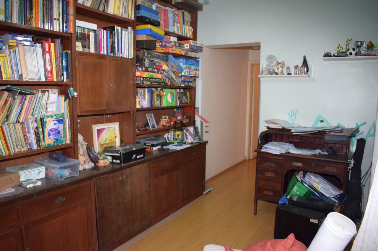 Imóvel Exclusivo à Venda em São Paulo-SP: Casa de 3 Quartos, 1 Suíte, 2 Salas e 2 Vagas de Garagem em Mirandópolis