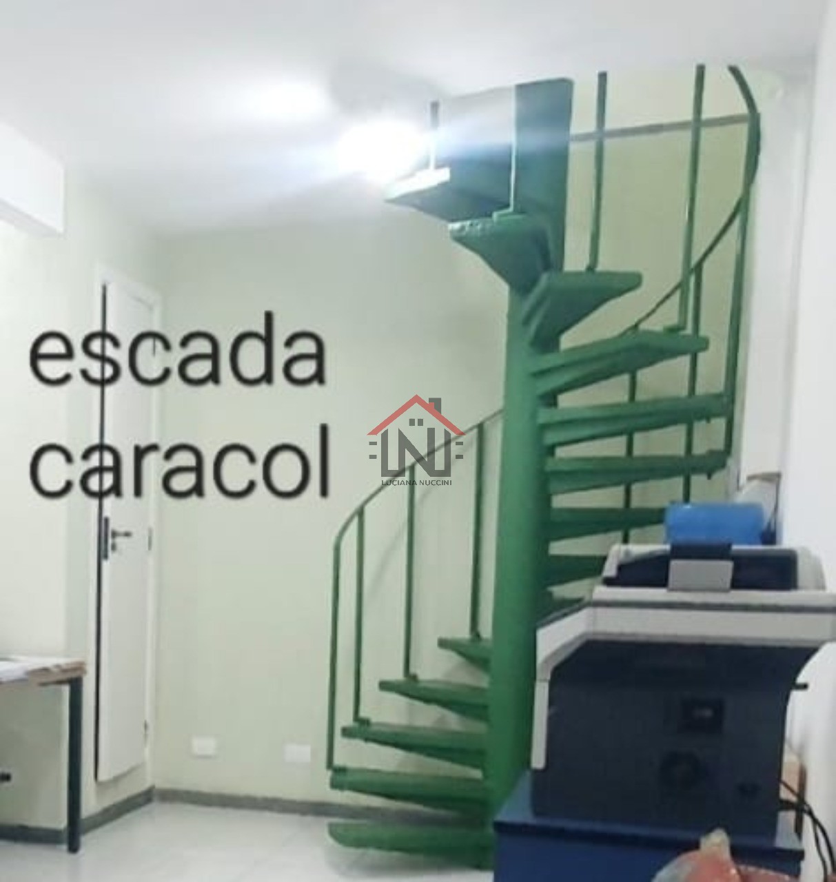 Conjunto Comercial à Venda na Vila Nova Conceição - São Paulo-SP: 2 Salas, 2 Banheiros, 92 m² de Área