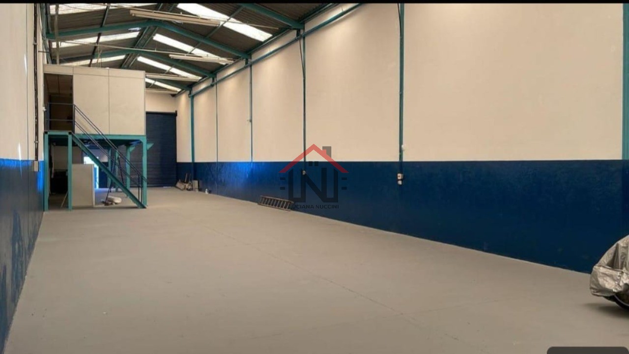 Galpão industrial para locação em São Paulo-SP, Vila Carioca: 1 sala, 4 banheiros, 2 vagas de garagem, 329m². Aproveite!