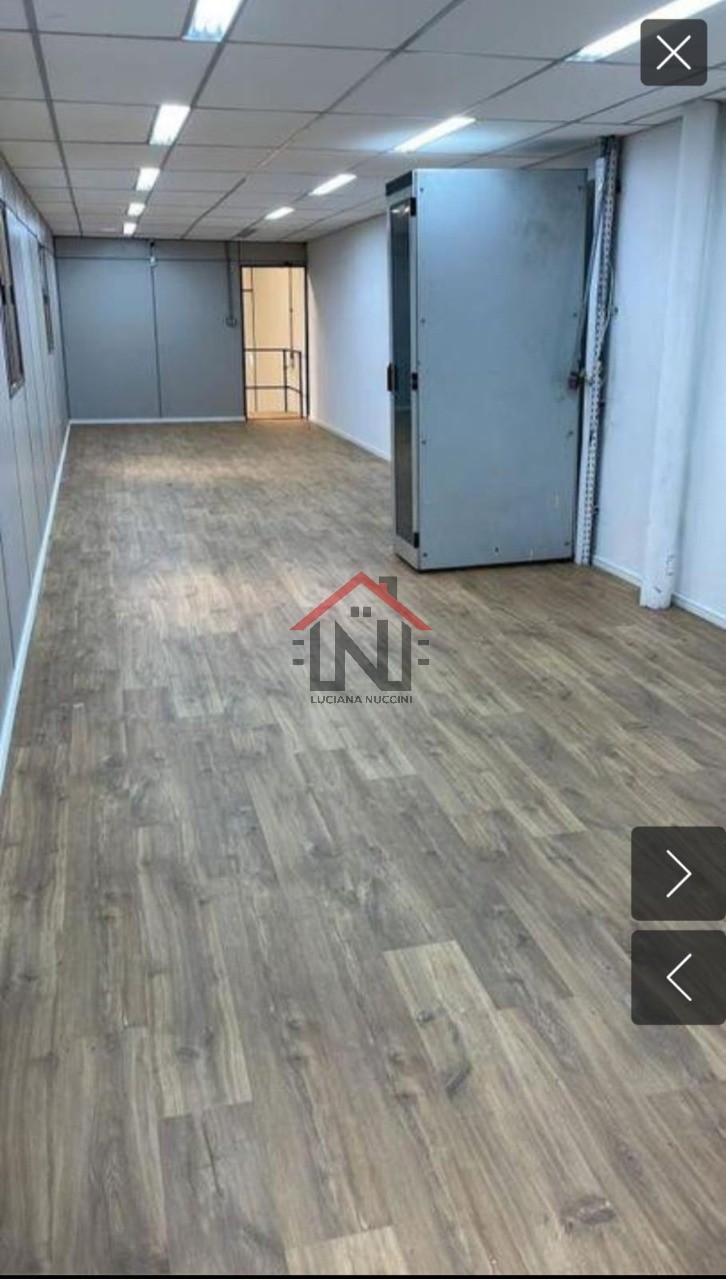 Galpão industrial para locação em São Paulo-SP, Vila Carioca: 1 sala, 4 banheiros, 2 vagas de garagem, 329m². Aproveite!