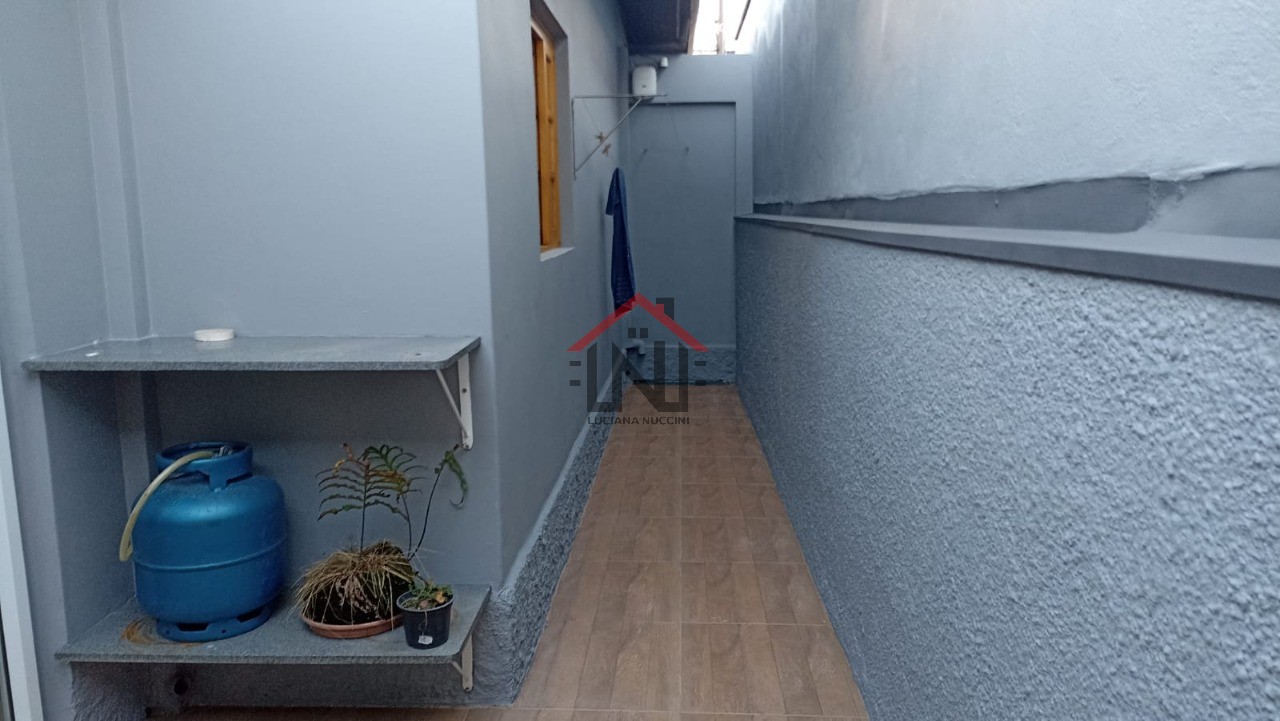 Excelente oportunidade: Casa à venda ou locação em São Paulo-SP, Indianópolis, com 3 quartos, 1 suíte, 2 salas, 2 banheiros, 1 vaga de garagem e 120m².