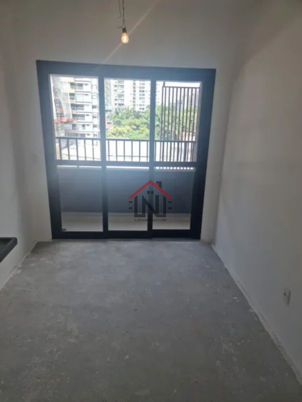 Apartamento à venda em Indianópolis, São Paulo-SP! 1 quarto, 1 sala, 1 banheiro, 29m². Venha conferir!