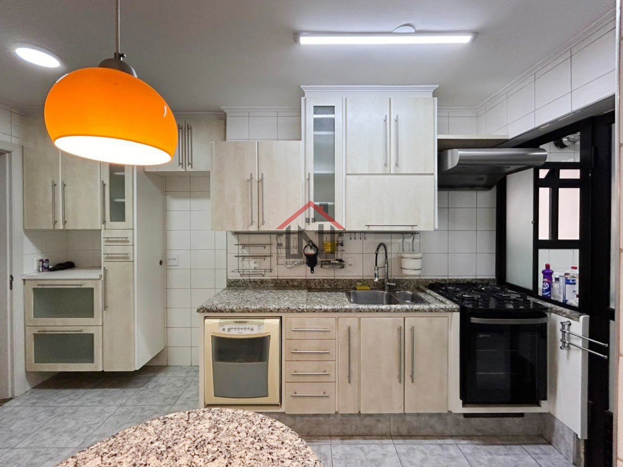 Apartamento para locação na Vila Cordeiro, São Paulo-SP: 3 quartos, 1 suíte, 2 vagas, 102m² de área.