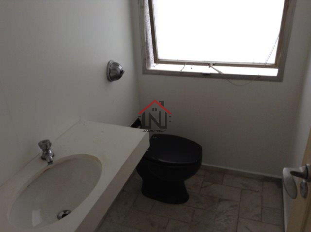 Apartamento de luxo no coração de SP: 3 quartos, 1 suite, 1 sala, 1 banheiro, 2 vagas de garagem, 170m² no Jardim Paulista!