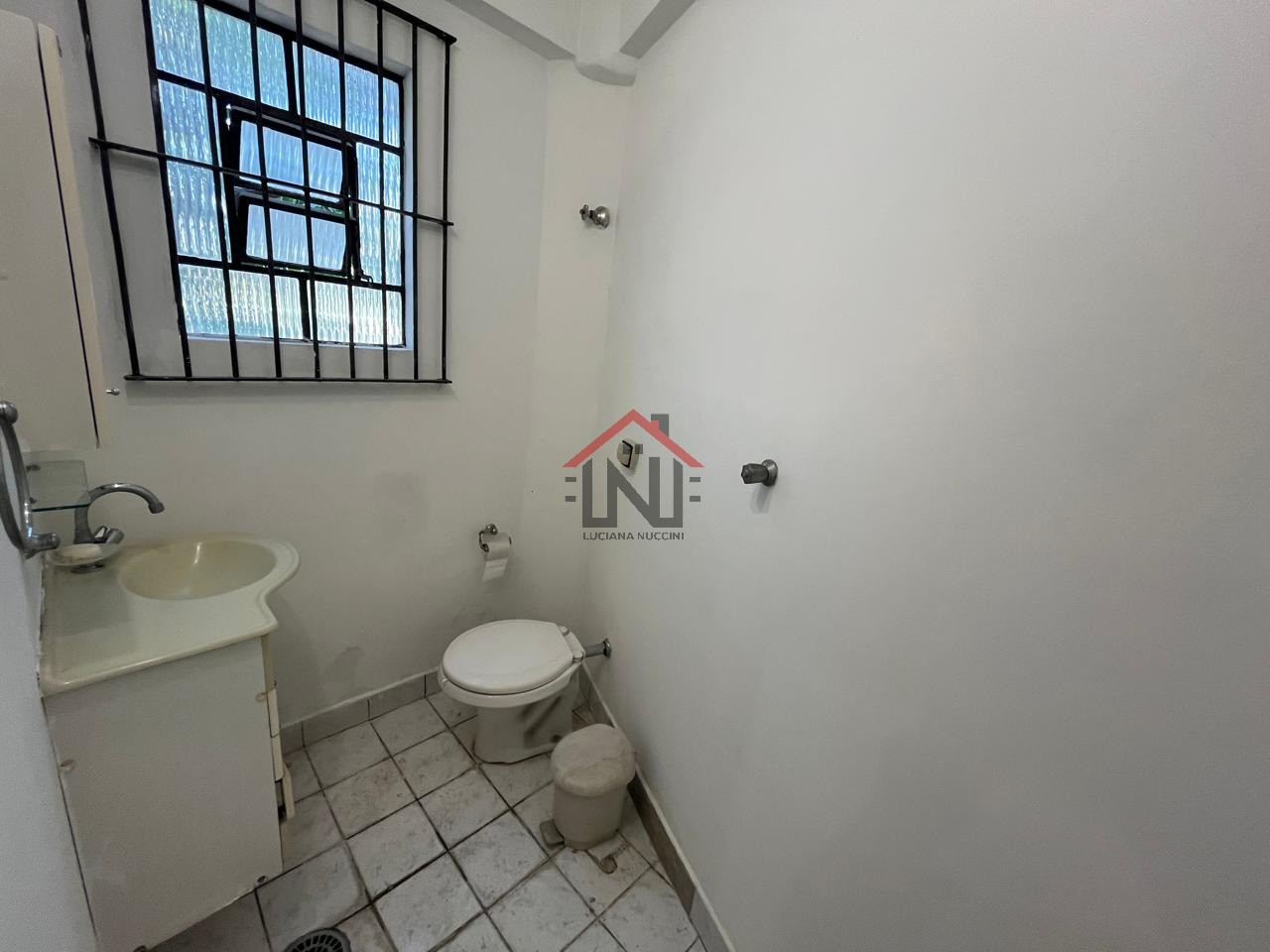Galpão Comercial de Alto Padrão para Locação na Vila Prudente, São Paulo-SP: 4 Salas, 4 Banheiros, 689,00 m² de Área.