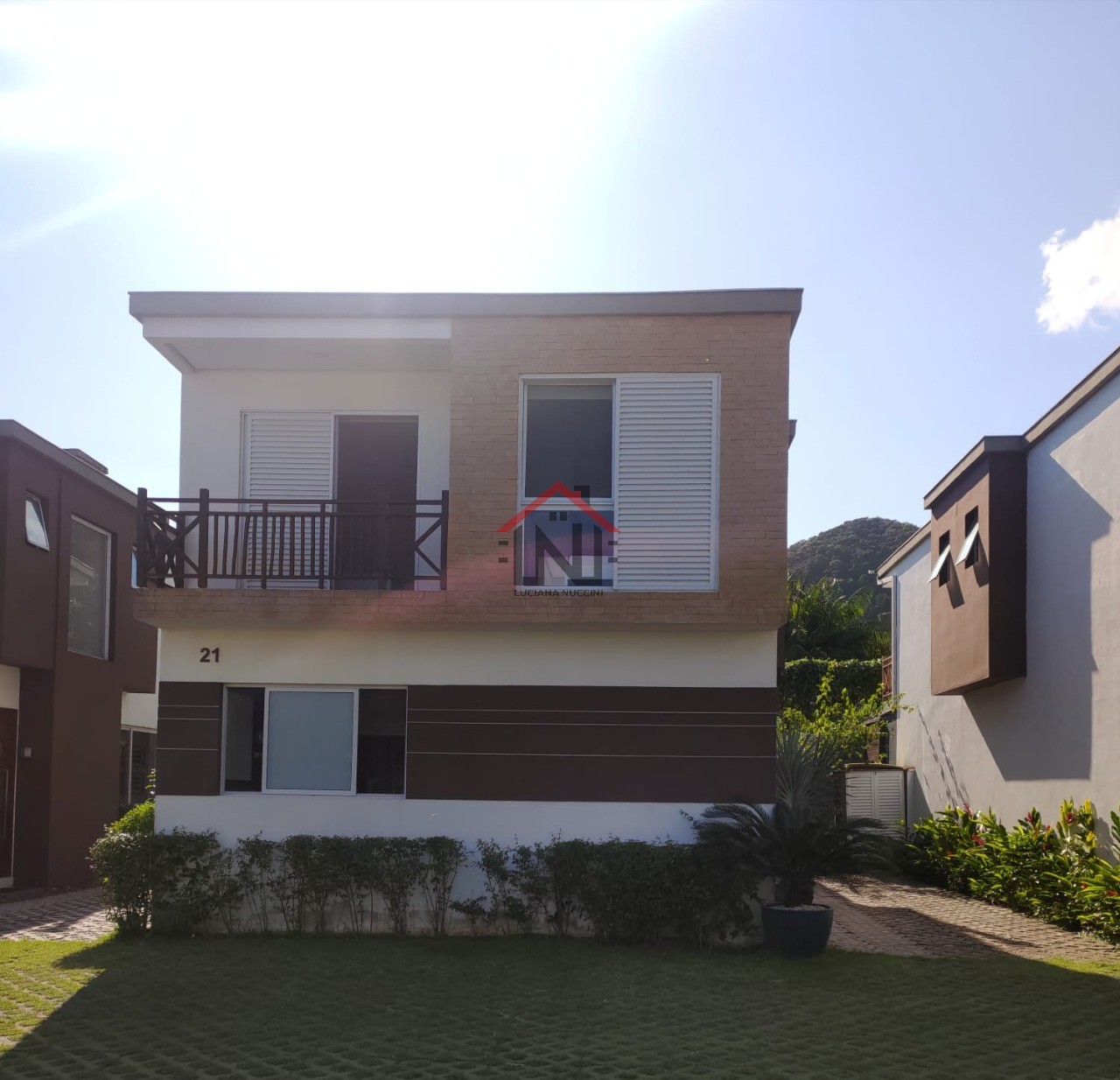 Imperdível! Casa em condomínio para locação na Praia de Boraceia, São Sebastião-SP: 4 quartos, 4 suítes, 1 sala, 6 banheiros, 3 vagas de garagem, 192m²