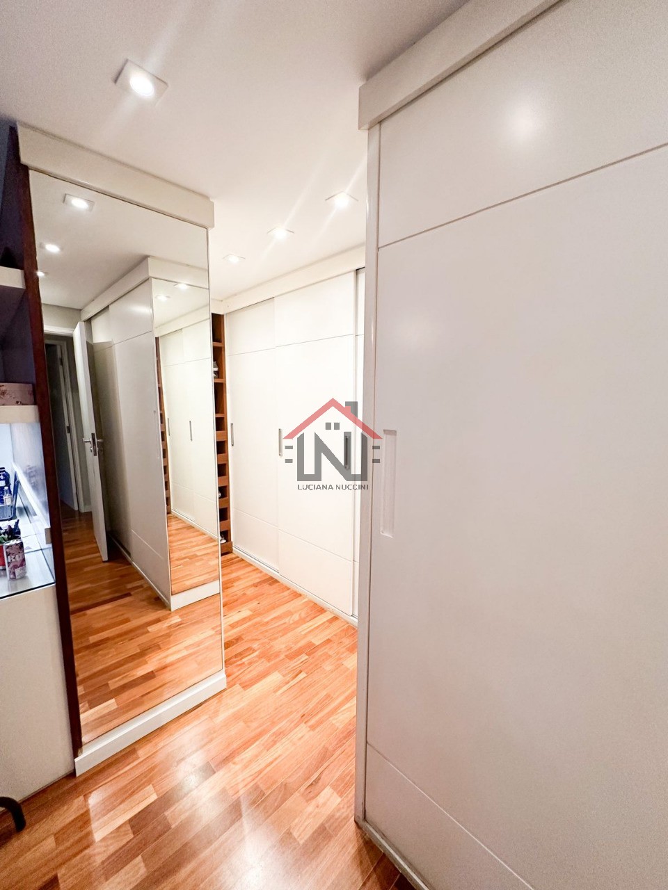 Imperdível apartamento à venda em São Paulo-SP, Itaim Bibi: 3 quartos, 2 suítes, 2 salas, 4 banheiros, 2 vagas, 130m².
