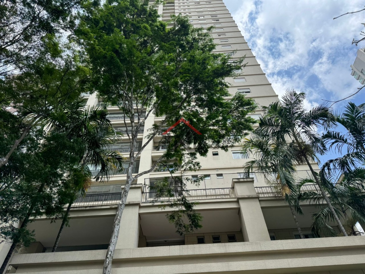 Apartamento Industrial de Luxo no Campo Belo - 4 Quartos, 4 Suítes, 6 Banheiros, 4 Vagas, 223m² - Venda ou Locação em SP