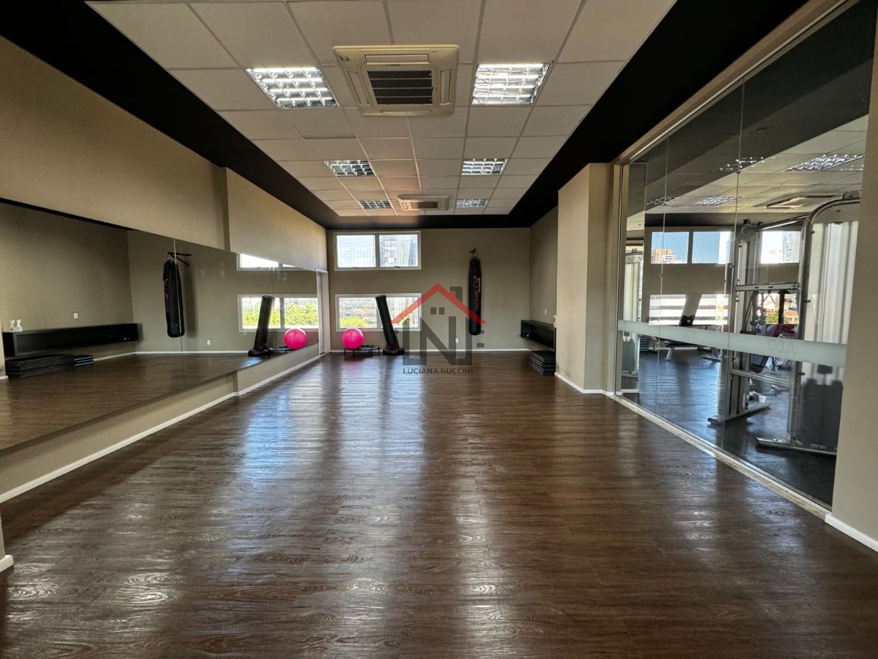Studio de luxo em condomínio exclusivo em Santo Amaro, São Paulo - 1 quarto, 1 banheiro, 1 vaga - 33m² de elegância!
