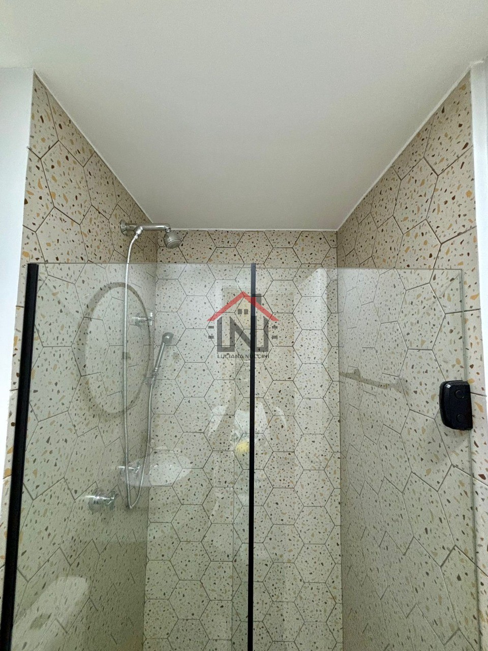 Studio para locação no Jardim das Acácias, São Paulo-SP: 1 quarto, 1 banheiro, 28m² de área. Encontre seu espaço perfeito!
