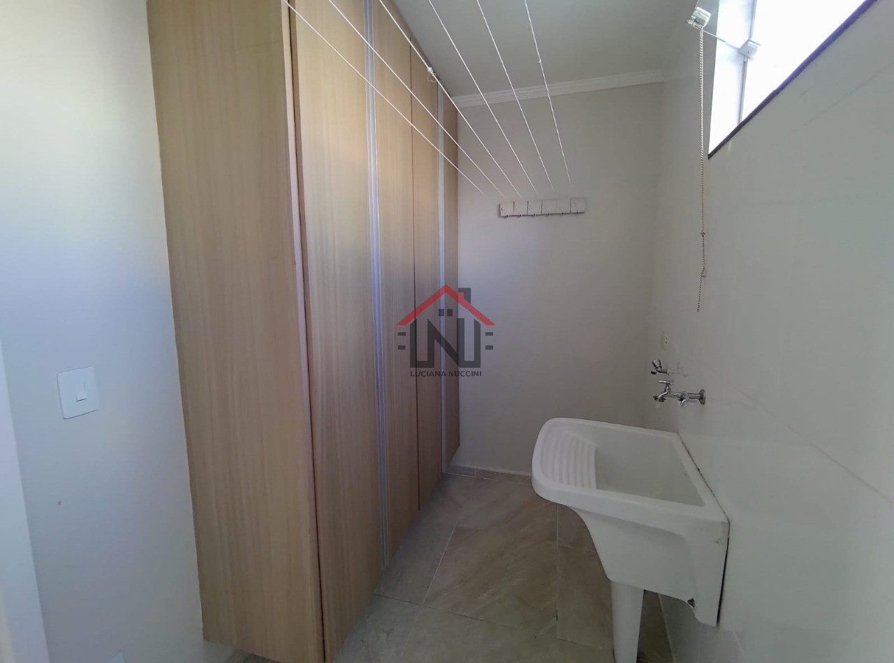 Sobrado Residencial à Venda no Ipiranga, São Paulo: 2 Suítes, 3 Salas, 2 Vagas - Imperdível Oportunidade!
