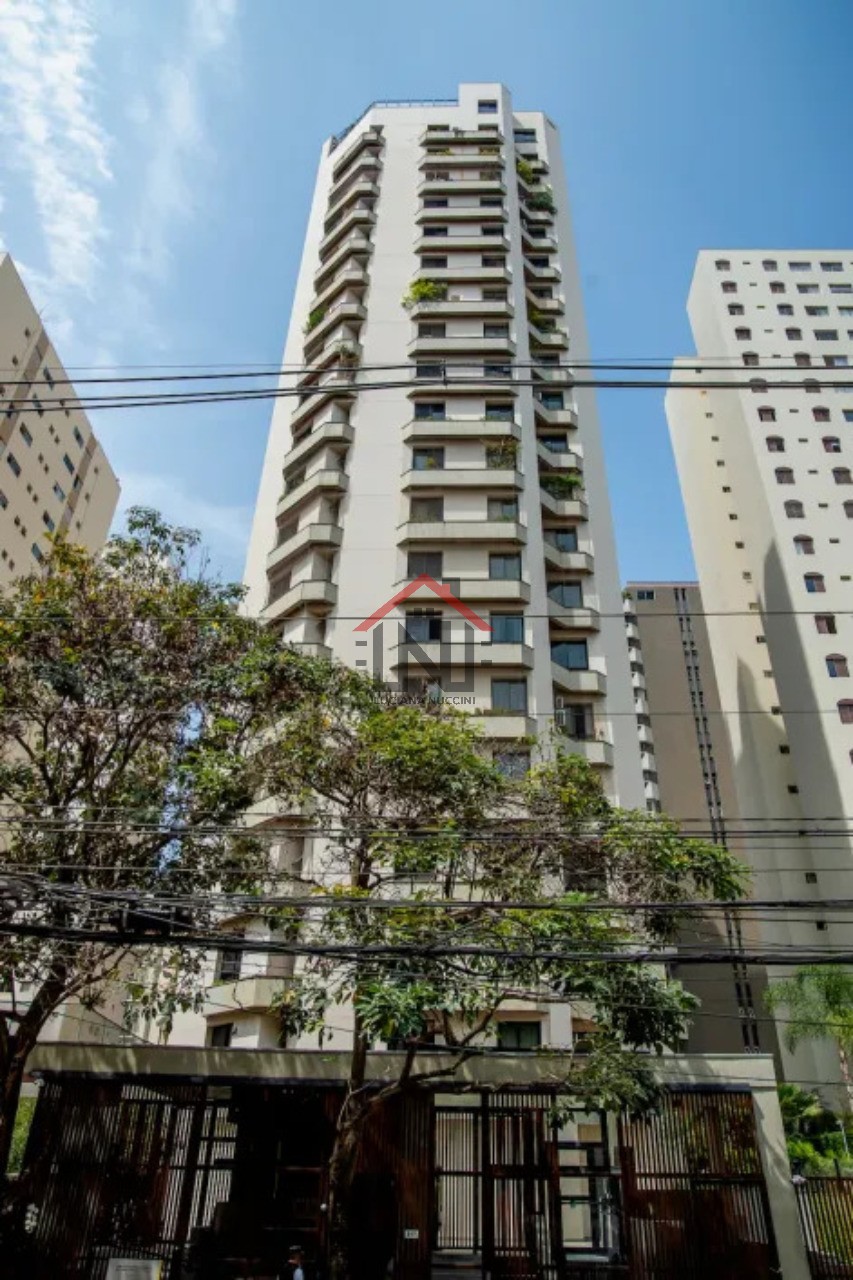 Apartamento de Luxo para Locação na Vila Uberabinha, São Paulo-SP: 3 Quartos, 3 Suítes, 1 Sala, 4 Banheiros, 2 Vagas, 195m².