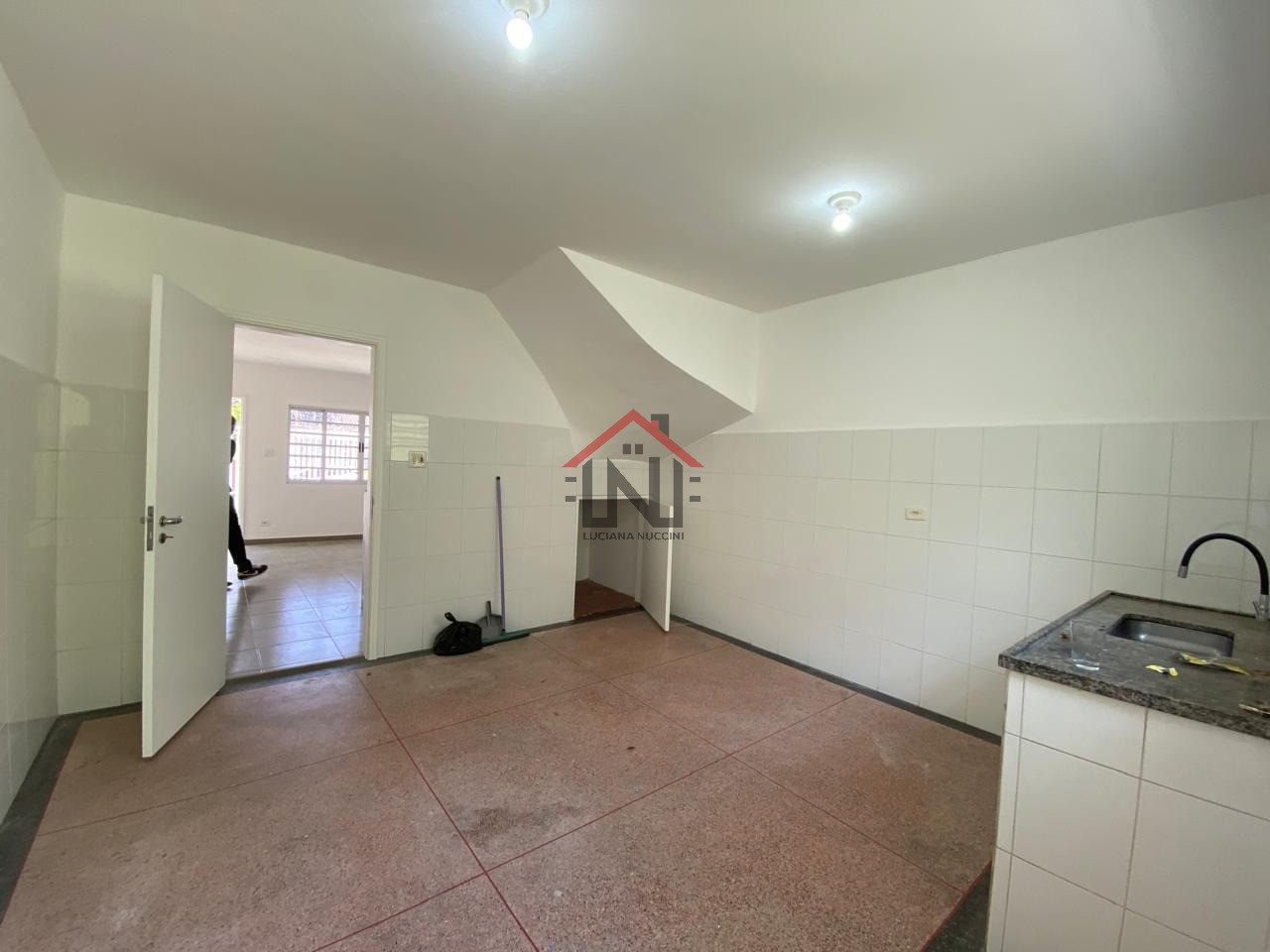 Casa para locação no Planalto Paulista, São Paulo-SP: 2 quartos, 1 sala, 2 banheiros, 1 vaga de garagem.