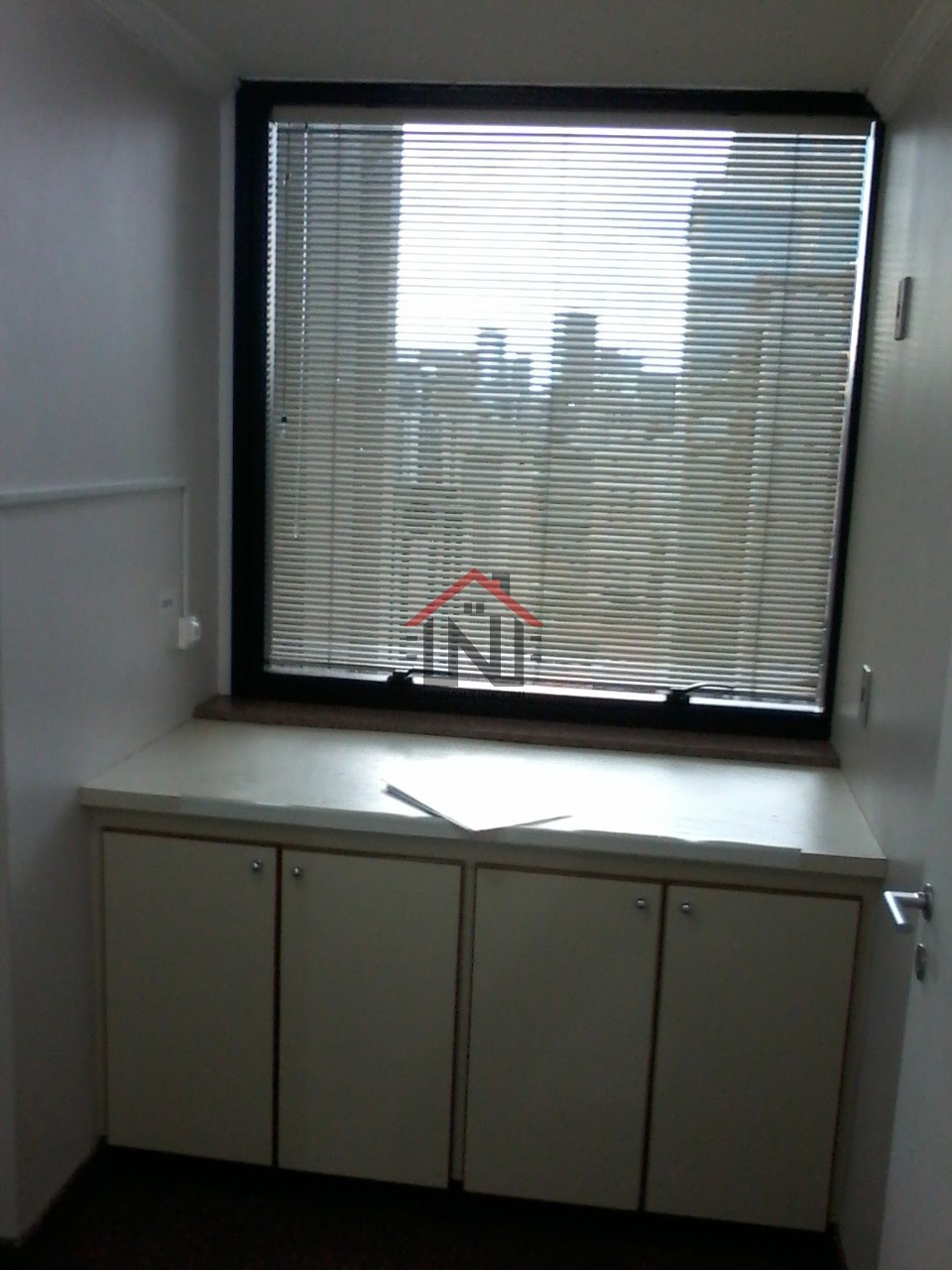 Conjunto Comercial de Alto Padrão com 206m² e 5 Vagas de Garagem na Cidade Monções, São Paulo-SP