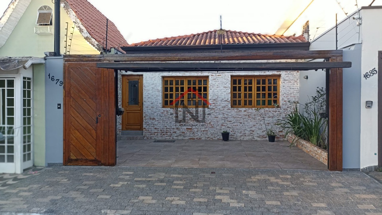 Excelente oportunidade: Casa à venda ou locação em São Paulo-SP, Indianópolis, com 3 quartos, 1 suíte, 2 salas, 2 banheiros, 1 vaga de garagem e 120m².