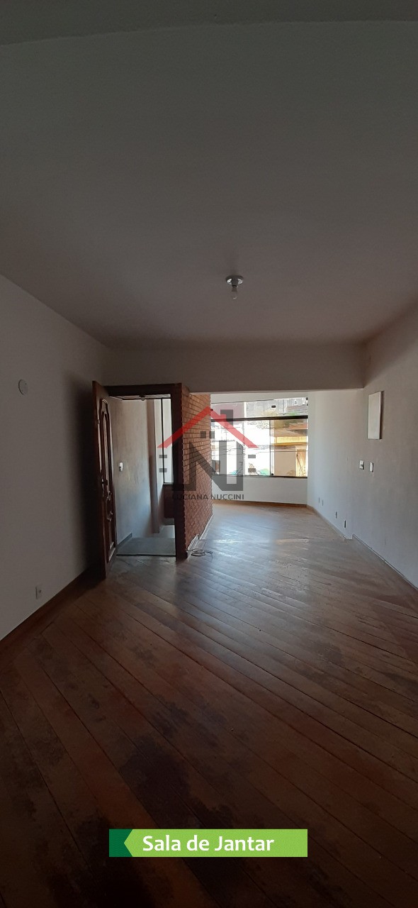 Confira esta incrível casa à venda na Vila Monumento, São Paulo-SP: 2 quartos, sala, 2 banheiros, 2 vagas de garagem, 200m².