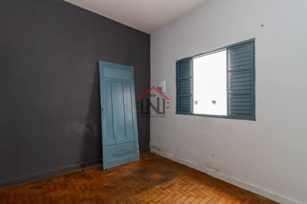 Casa à venda em Perdizes, São Paulo-SP: 3 quartos, 2 quintais, 2 banheiros, 3 vagas, 400m² de área. Aproveite!