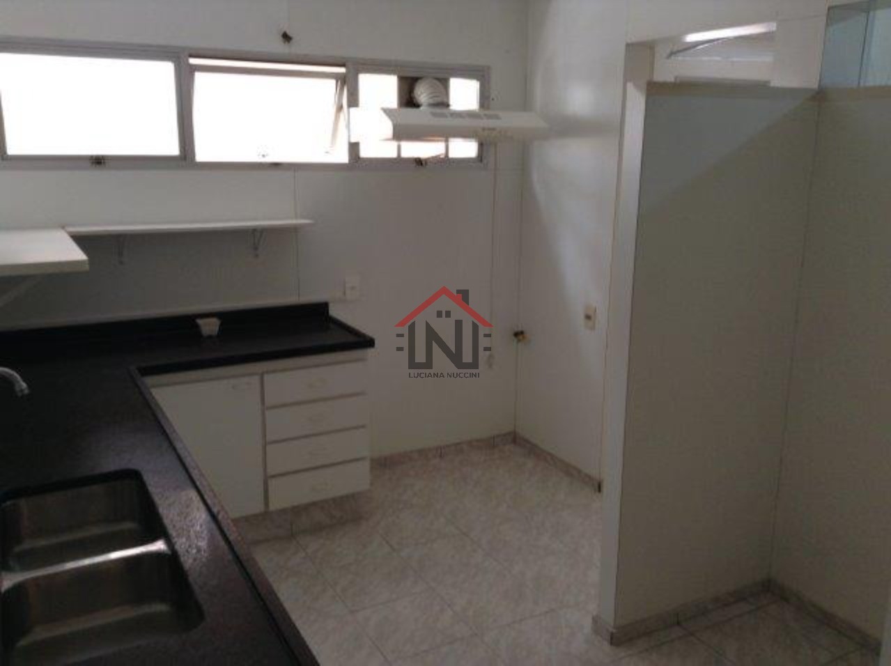 Apartamento de luxo no coração de SP: 3 quartos, 1 suite, 1 sala, 1 banheiro, 2 vagas de garagem, 170m² no Jardim Paulista!